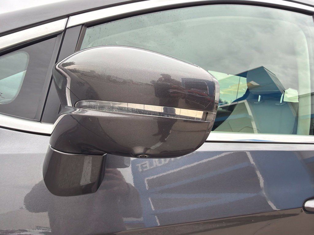 Used 2021 Chrysler Pacifica Touring-L FWD image 11