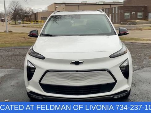 Used 2023 Chevrolet Bolt EUV Premier w/ Sun & Sound Package image 3