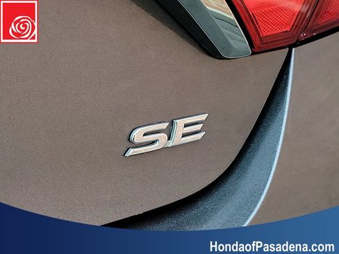 Used 2016 Toyota Camry SE image 26