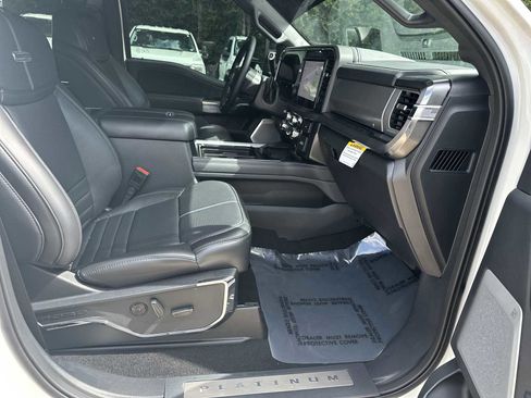 Used 2025 Ford F250 Platinum image 26