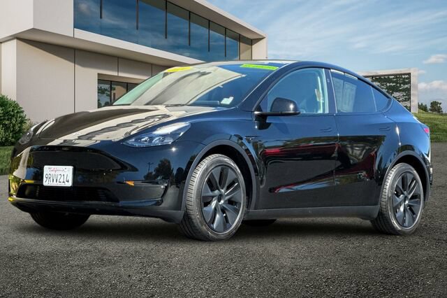 Used 2024 Tesla Model Y Long Range AWD/4WD image 8
