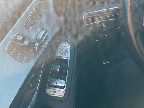 Used 2018 Mercedes-Benz C 300 4MATIC Sedan image 22
