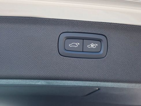 New 2026 Volvo XC90 B6 Ultra w/ Protection Package image 28