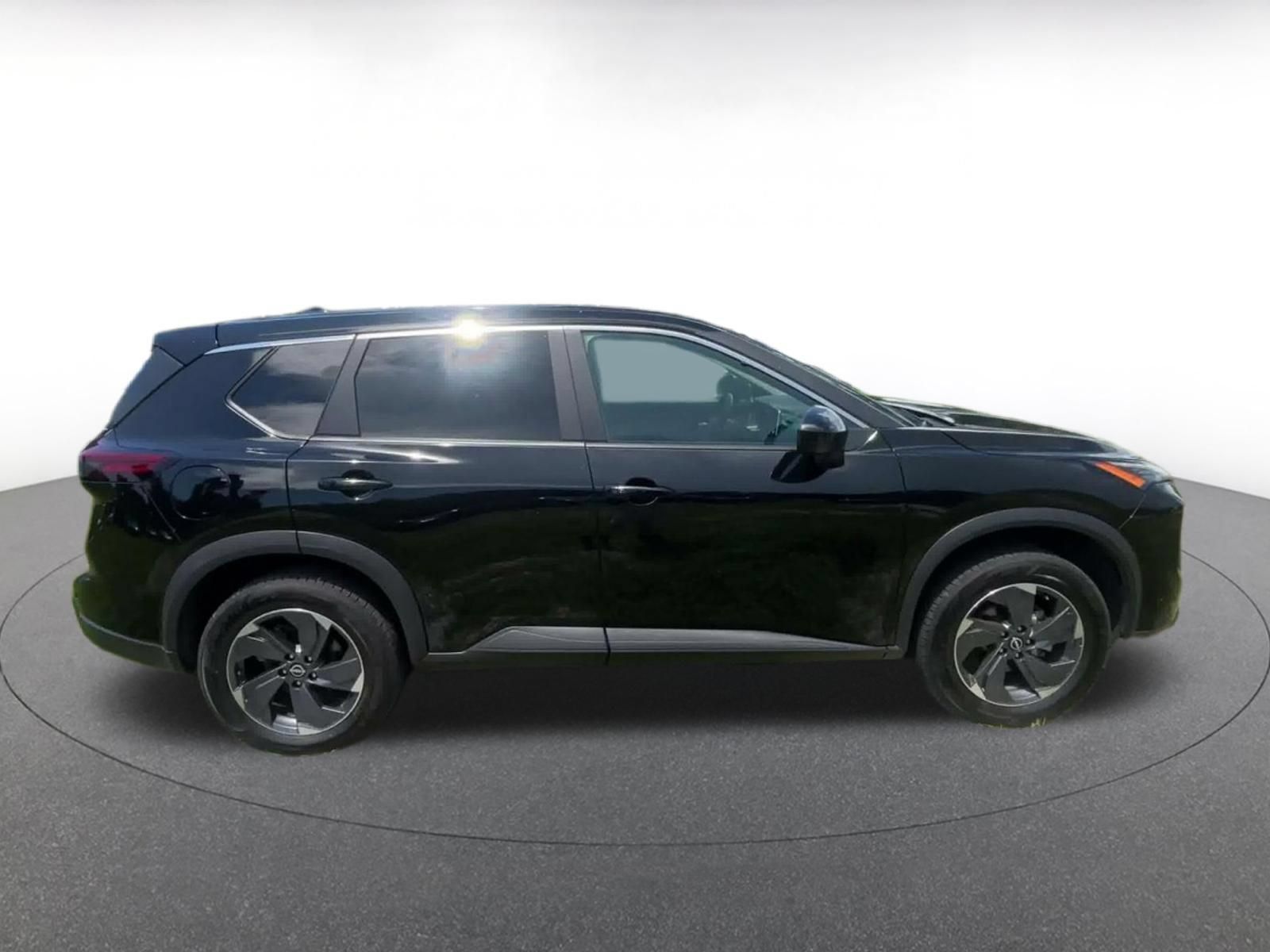 Used 2025 Nissan Rogue SV FWD image 15
