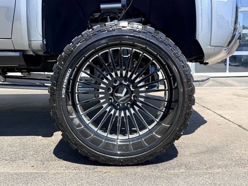 Used 2024 GMC Sierra 2500 Denali Ultimate image 13