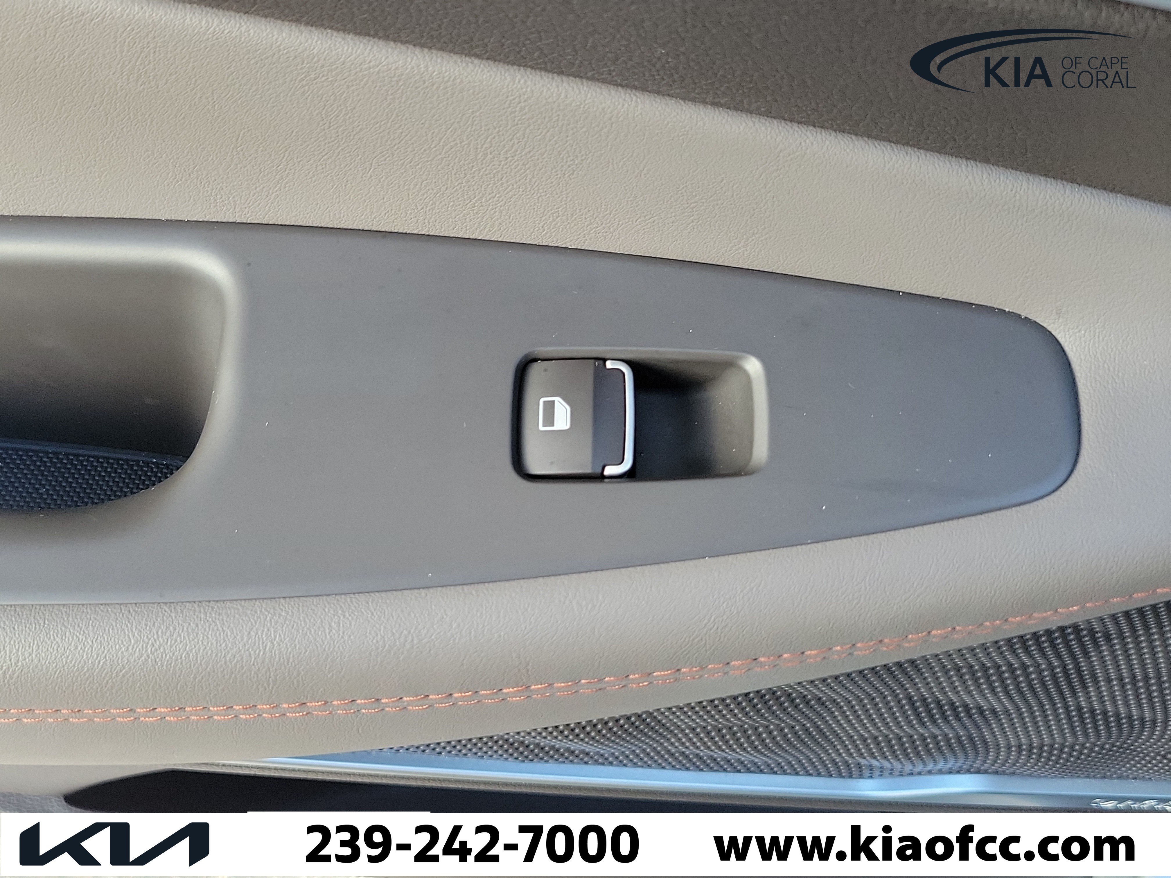 Used 2020 Hyundai Santa Fe SEL w/ Cargo Package FWD image 16