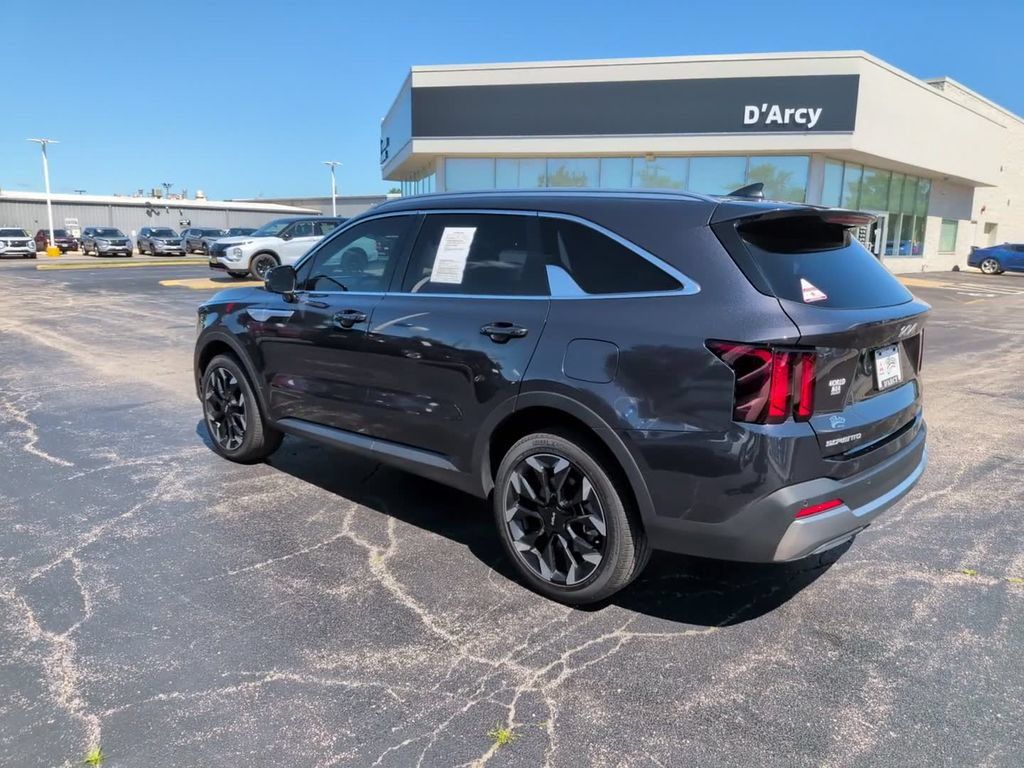 Used 2025 Kia Sorento EX AWD/4WD image 11