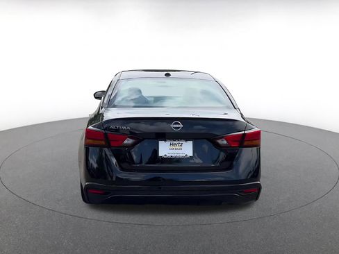 Used 2025 Nissan Altima 2.5 SV image 12