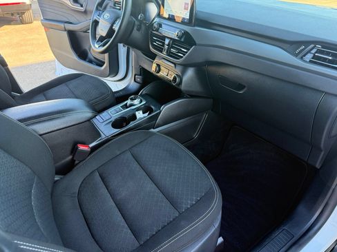 Certified 2025 Ford Escape Active FWD image 17