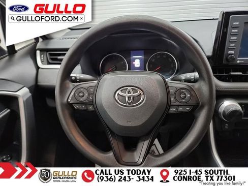 Used 2021 Toyota RAV4 LE image 12