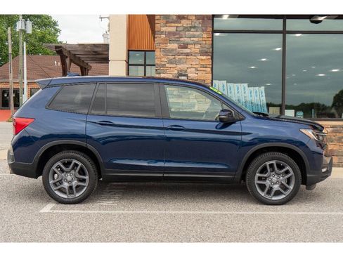 Used 2023 Honda Passport EX-L image 2