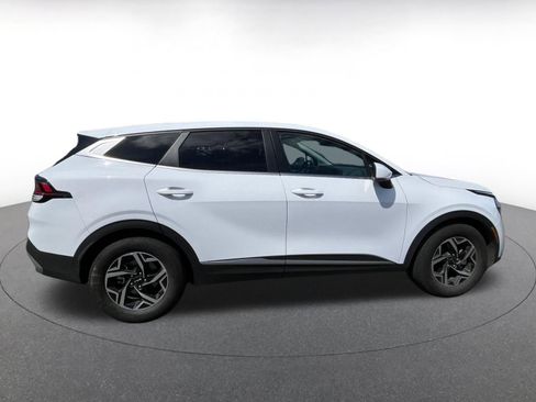 Used 2025 Kia Sportage LX FWD image 8