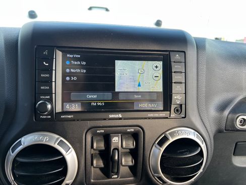 Used 2017 Jeep Wrangler Unlimited Sahara w/ Connectivity Group image 25