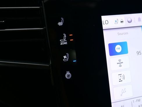 Used 2022 Jeep Wagoneer Series III w/ Premium Group I image 24