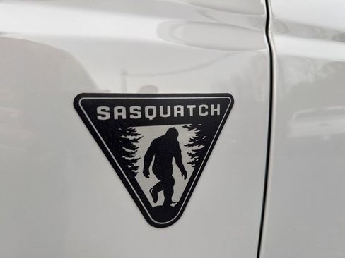 New 2026 Ford Bronco 2-Door w/ Sasquatch Package AWD/4WD image 12