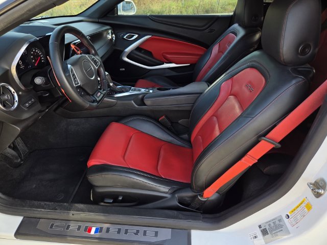 Used 2020 Chevrolet Camaro SS RWD image 12