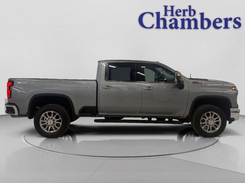 Used 2025 Chevrolet Silverado 2500 LTZ w/ LTZ Plus Package image 2