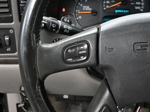 Used 2004 GMC Sierra 2500 SLT w/ Heavy-Duty Power Package image 25