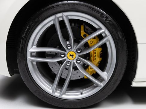 Used 2018 Ferrari 488 Spider image 46