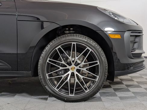 Certified 2026 Porsche Macan AWD/4WD image 14