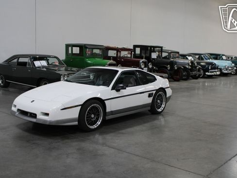 Used 1987 Pontiac Fiero GT image 8