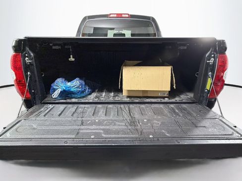 Used 2017 Toyota Tundra Platinum AWD/4WD image 29