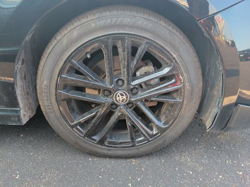 Used 2025 Toyota Camry SE FWD image 5