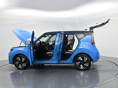 Certified 2023 Kia Soul GT-Line image 57
