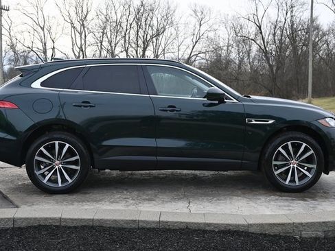 Used 2017 Jaguar F-PACE Prestige image 4