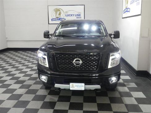 Used 2018 Nissan Titan PRO-4X AWD/4WD image 3