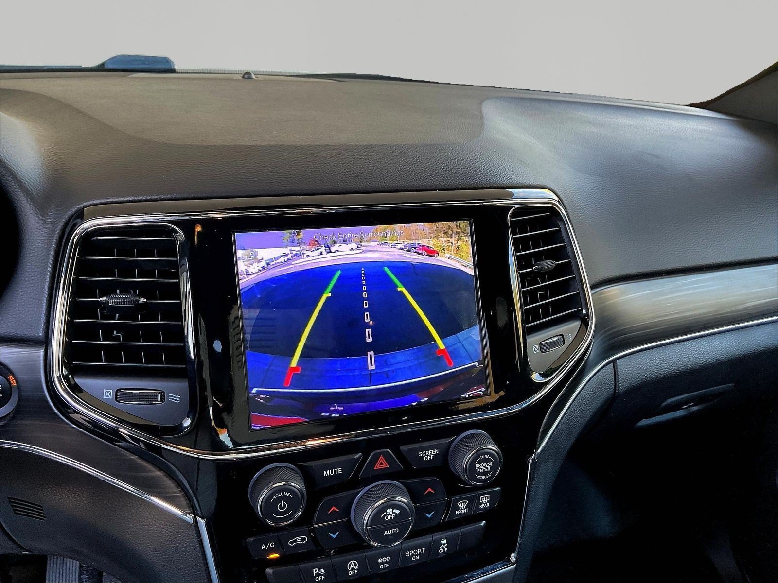 Used 2019 Jeep Grand Cherokee Limited AWD/4WD image 14