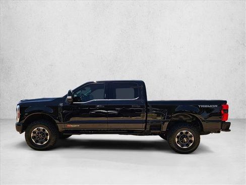 Used 2023 Ford F250 Lariat w/ Lariat Ultimate Package AWD/4WD image 8