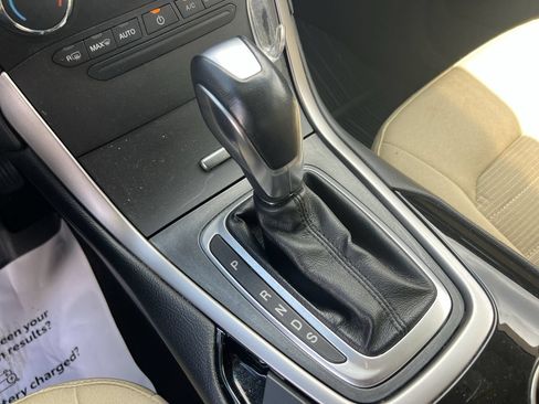 Used 2018 Ford Edge SEL AWD/4WD image 26