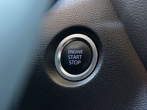 Used 2021 Toyota Corolla SE image 26