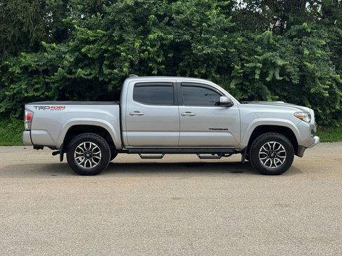 Used 2021 Toyota Tacoma TRD Sport AWD/4WD image 4