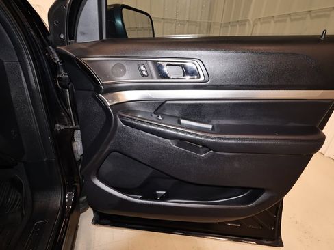 Certified 2019 Ford Explorer XLT w/ Equipment Group 201A AWD/4WD image 22