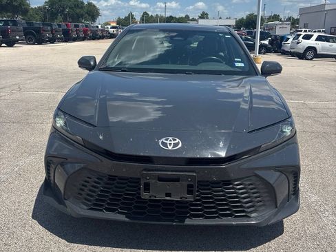 Used 2025 Toyota Camry SE FWD image 2