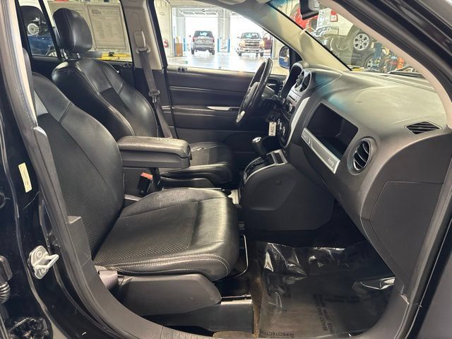 Used 2016 Jeep Compass Latitude w/ Sun/Sound Group AWD/4WD image 16