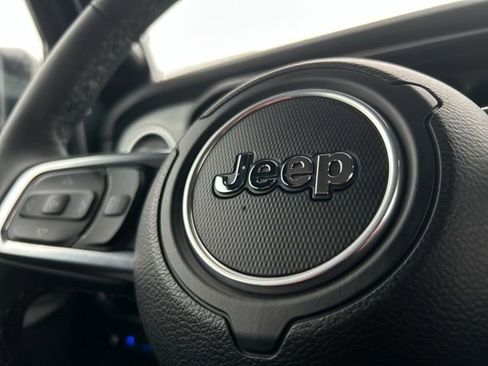 Used 2025 Jeep Wrangler Unlimited Sahara image 44