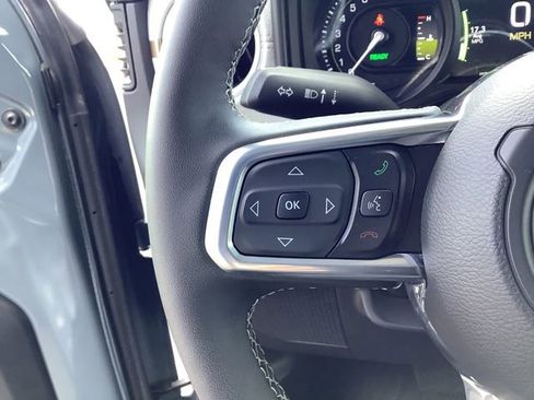 Used 2025 Jeep Wrangler Unlimited Sahara AWD/4WD image 13