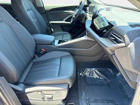 Certified 2025 Audi Q5 Premium w/ Convenience Package AWD/4WD image 10