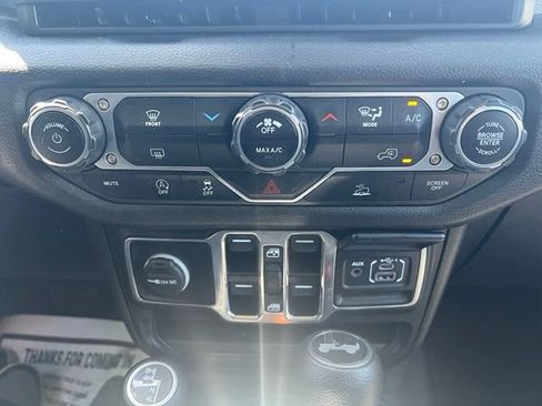 Used 2024 Jeep Wrangler Unlimited Sport AWD/4WD image 19