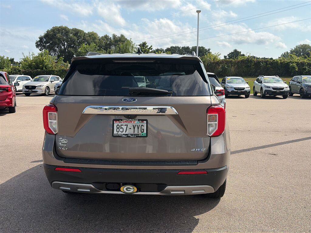 Used 2021 Ford Explorer XLT w/ Equipment Group 202A AWD/4WD image 12