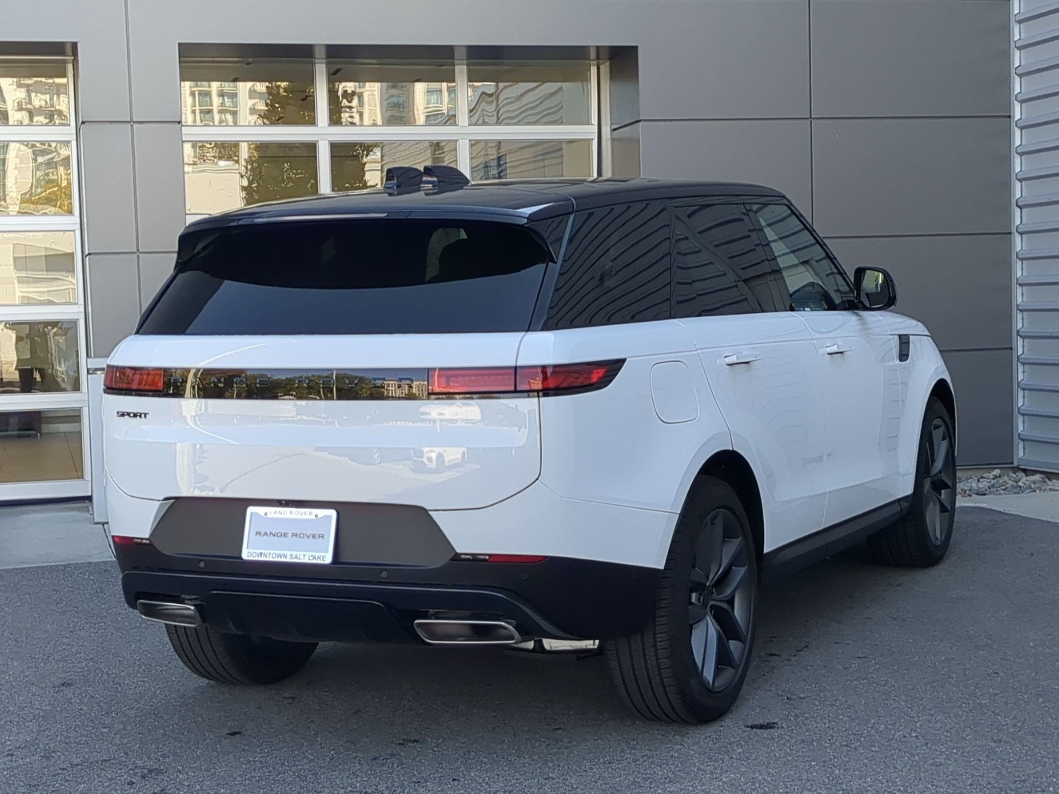 New 2027 Land Rover Range Rover Sport SE AWD/4WD image 5