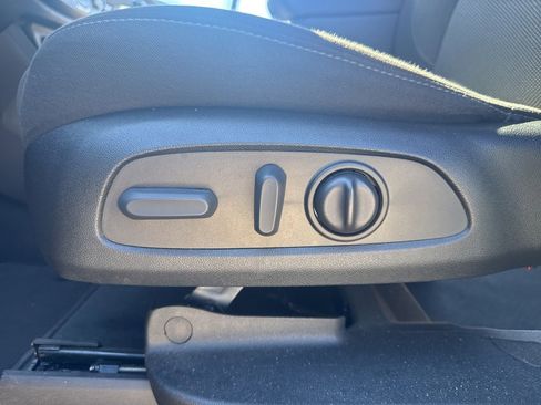 Used 2023 Chevrolet Traverse LT w/ Midnight/Sport Edition image 20