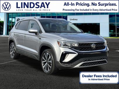 Used 2023 Volkswagen Taos SE w/ Panoramic Sunroof Package