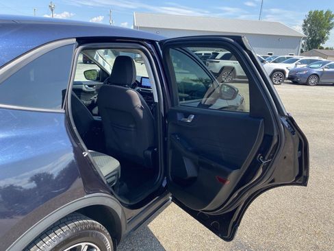 Used 2021 Ford Escape SE w/ SE Sport Appearance Package AWD/4WD image 32
