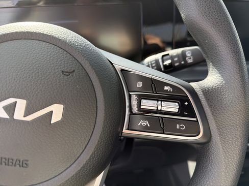 Used 2025 Kia Seltos LX image 14