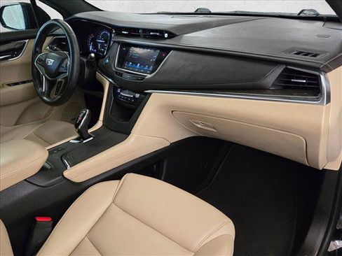 Used 2018 Cadillac XT5 FWD image 20