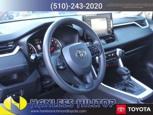 Used 2022 Toyota RAV4 LE image 11